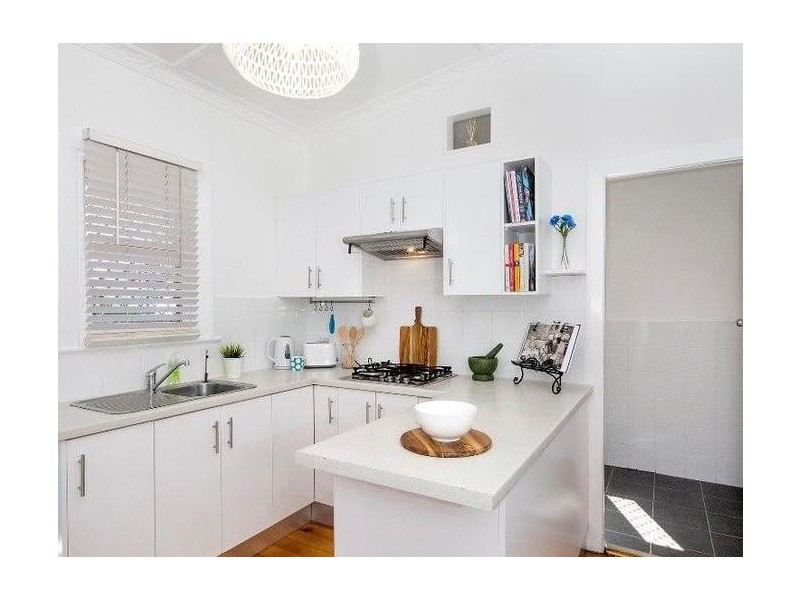 8 Elizabeth Street, Mayfield NSW 2304