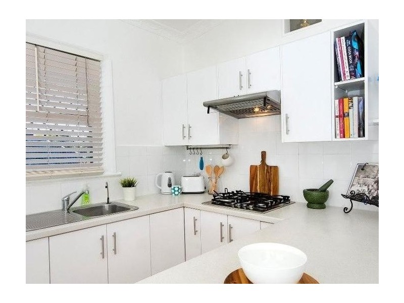 8 Elizabeth Street, Mayfield NSW 2304