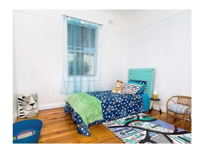 8 Elizabeth Street, Mayfield NSW 2304