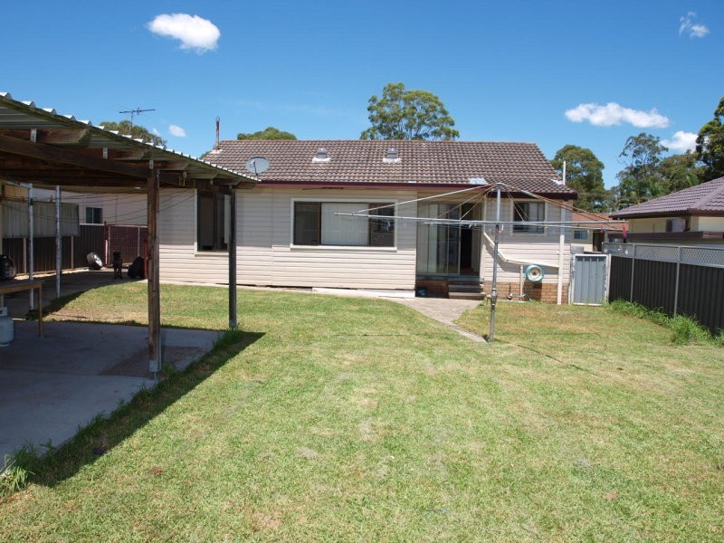 14 Raggett Crescent, Edgeworth NSW 2285