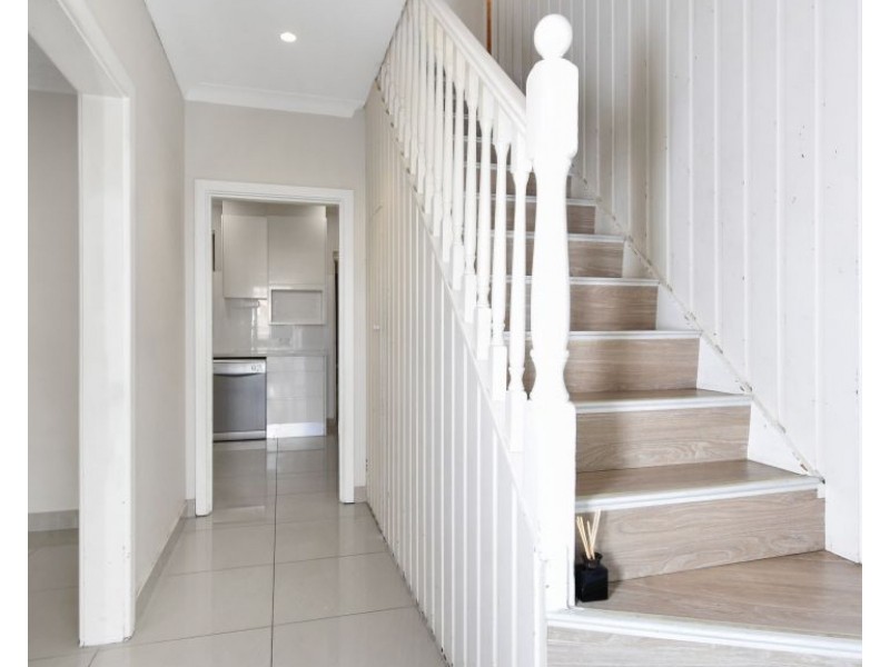 6 Bligh Ave, Lurnea NSW 2170