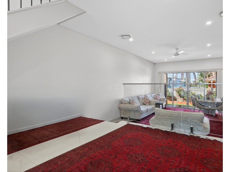 5 Vivienne Street, Woodpark NSW 2164