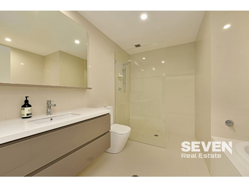 201/2 Palm Avenue, Breakfast Point NSW 2137
