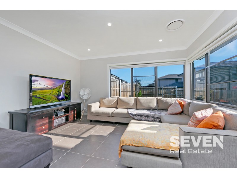 38 Braeside Crescent, The Ponds NSW 2769