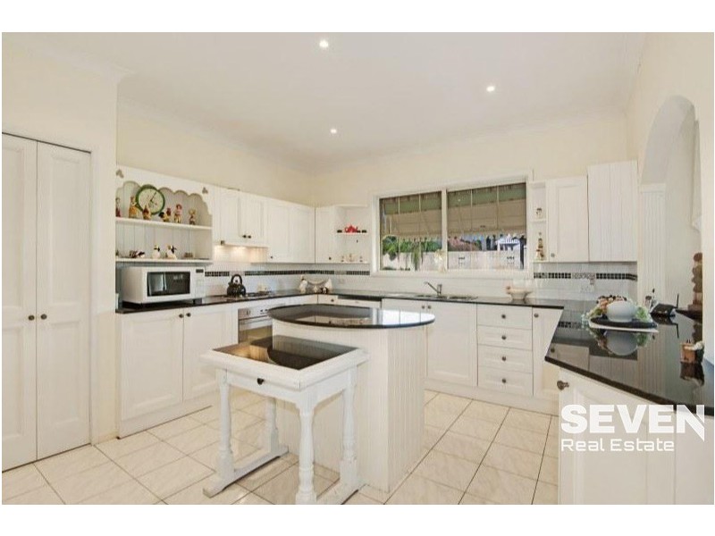 9 Cotswold Avenue, Castle Hill NSW 2154