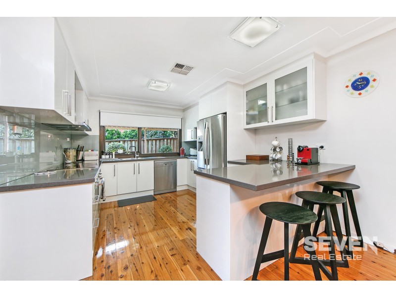 6 Canham Close, Castle Hill NSW 2154