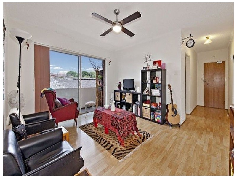 11/4 Mooney Street, Strathfield South NSW 2136
