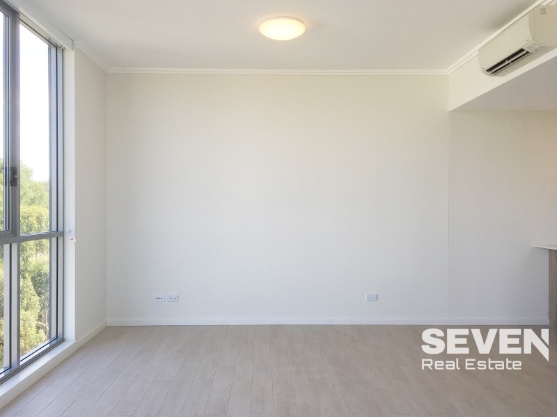 530/1-39 Lord Sheffield Circuit, Penrith NSW 2750