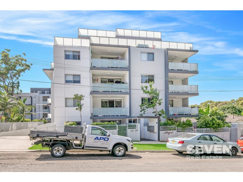 2/12 Belinda Place, Mays Hill NSW 2145