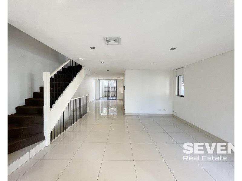 1/48 Penelope Lucas Lane, Rosehill NSW 2142