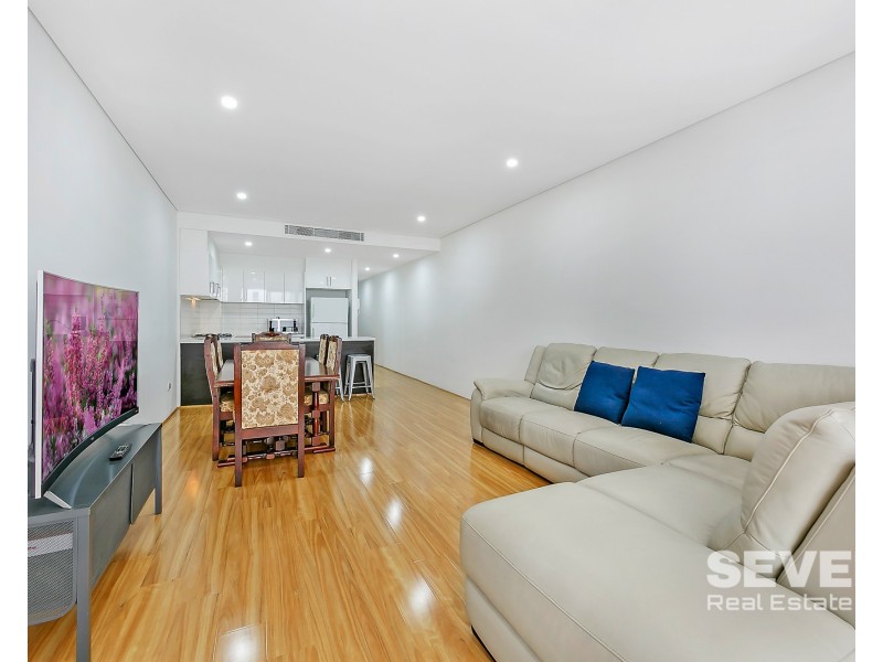 25/11-13 Old Northern Road, Baulkham Hills NSW 2153