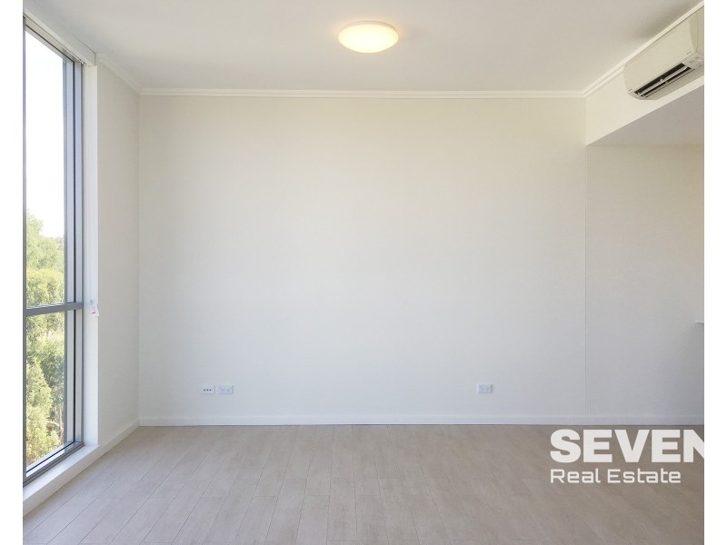 530/1-39 Lord Sheffield Circuit, Penrith NSW 2750