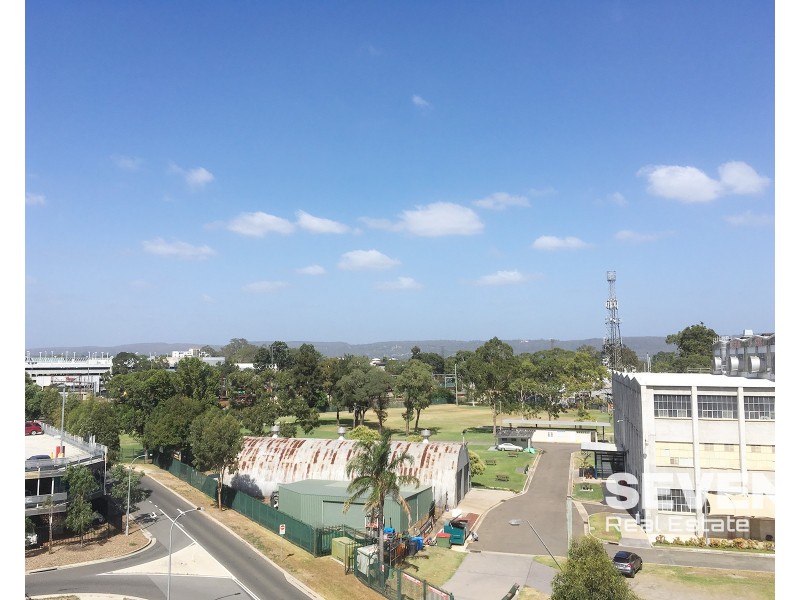 530/1-39 Lord Sheffield Circuit, Penrith NSW 2750