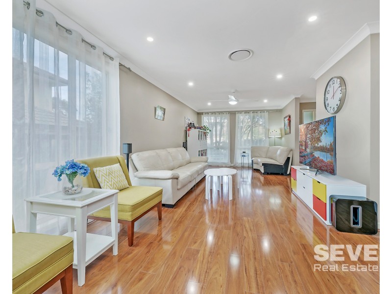 6 Rushden Way, Stanhope Gardens NSW 2768