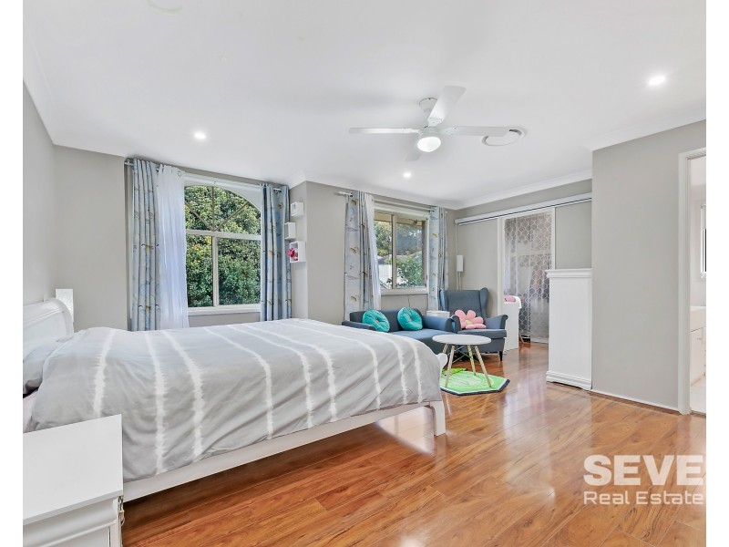 6 Rushden Way, Stanhope Gardens NSW 2768