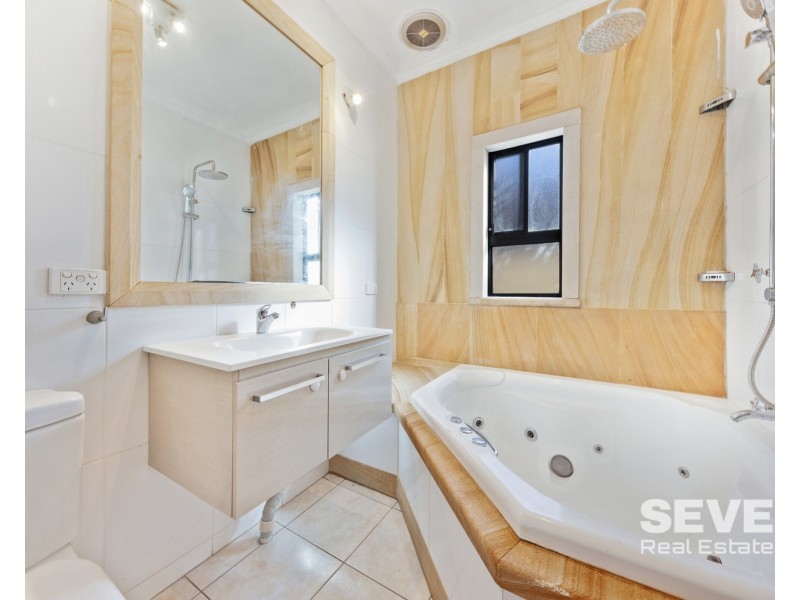 12 Hawksview Street, Guildford NSW 2161