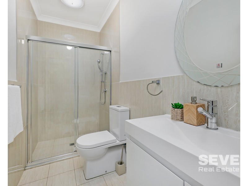 11/21 Alamar Crescent, Quakers Hill NSW 2763