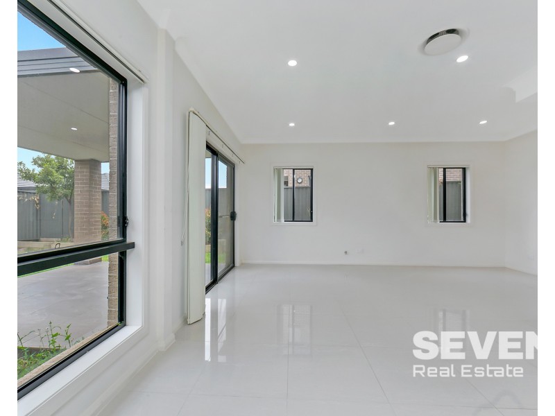 1/66 Walker Sreet, Quakers Hill NSW 2763