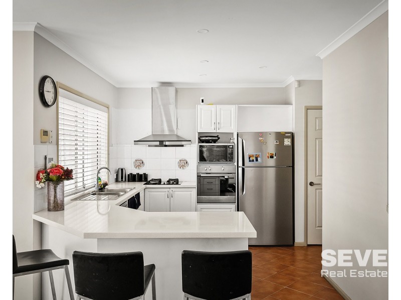 100 Phoenix Avenue, Stanhope Gardens NSW 2768