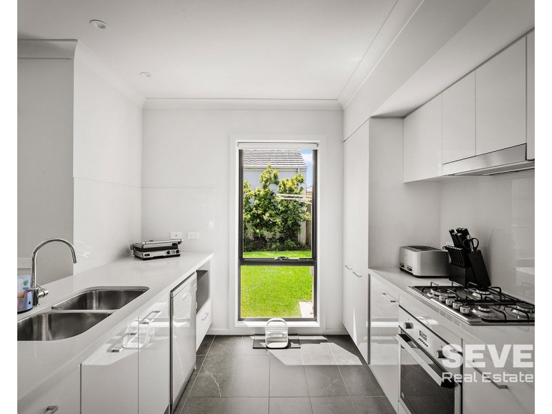 68 Hennessy Avenue, Moorebank NSW 2170