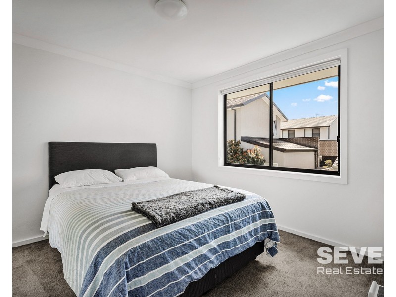 68 Hennessy Avenue, Moorebank NSW 2170