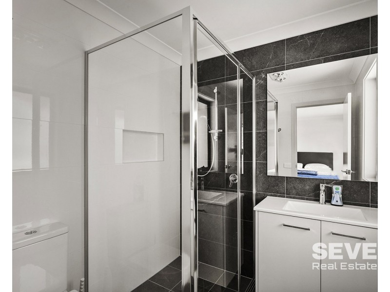 68 Hennessy Avenue, Moorebank NSW 2170