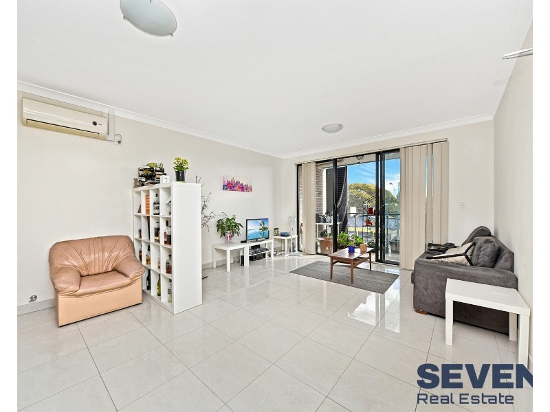 2/39 Earl Street, Merrylands NSW 2160