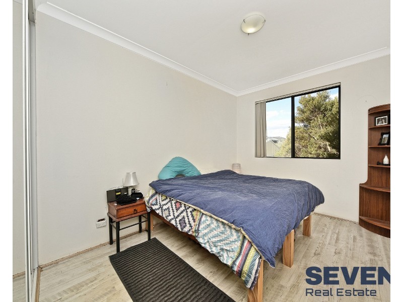 2/39 Earl Street, Merrylands NSW 2160