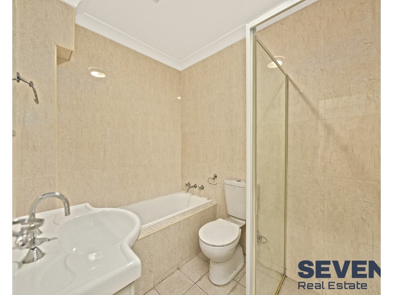 2/39 Earl Street, Merrylands NSW 2160