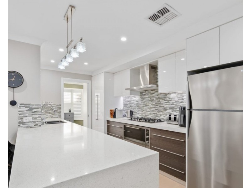 8 Chateau Terrace, Quakers Hill NSW 2763