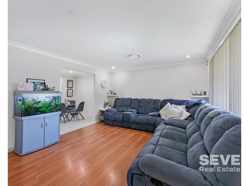 30 Sampson Crescent, Quakers Hill NSW 2763