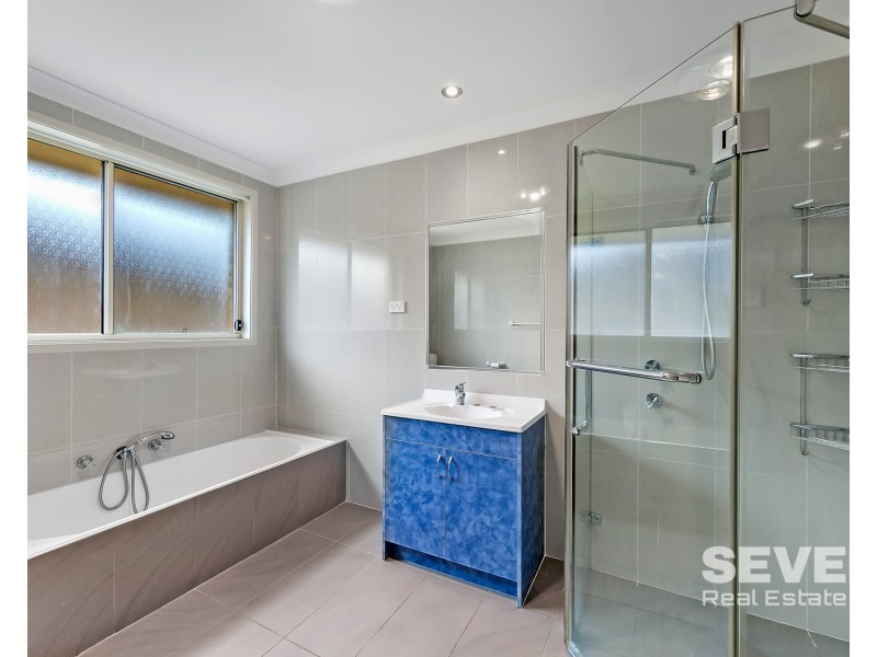 8 Northwood Place, Castle Hill NSW 2154