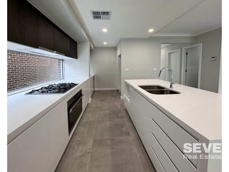 21 Pridham Avenue, Box Hill NSW 2765