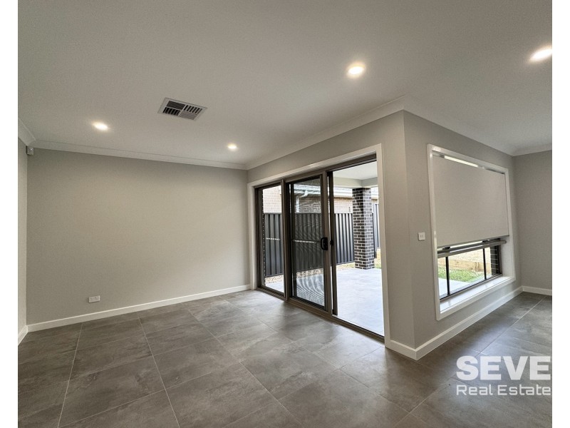 21 Pridham Avenue, Box Hill NSW 2765