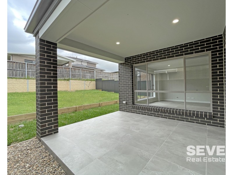 21 Pridham Avenue, Box Hill NSW 2765