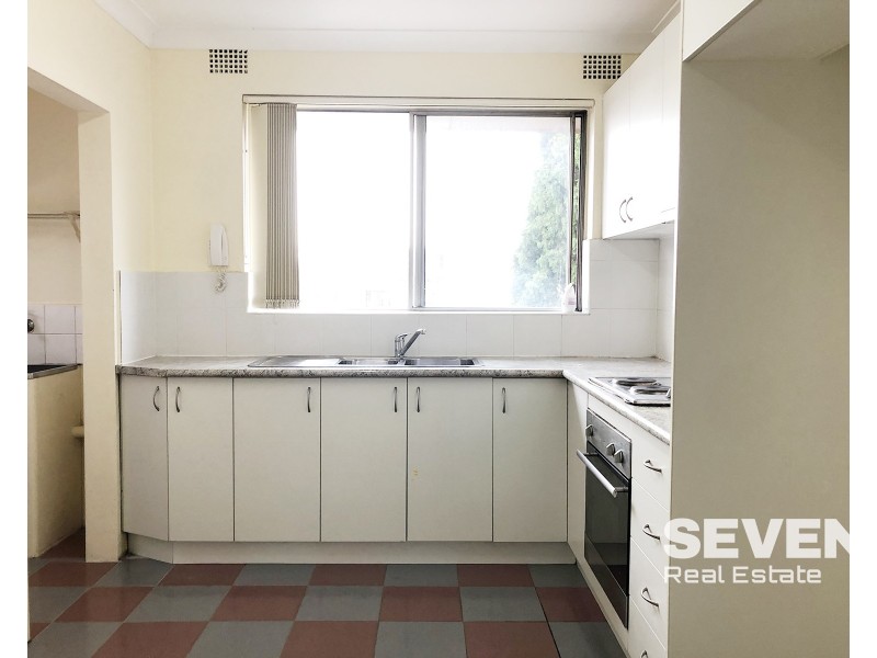 11/4 Mooney Street, Strathfield South NSW 2136