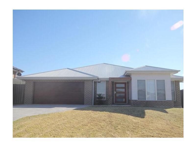 8 Dove Close, South Nowra NSW 2541