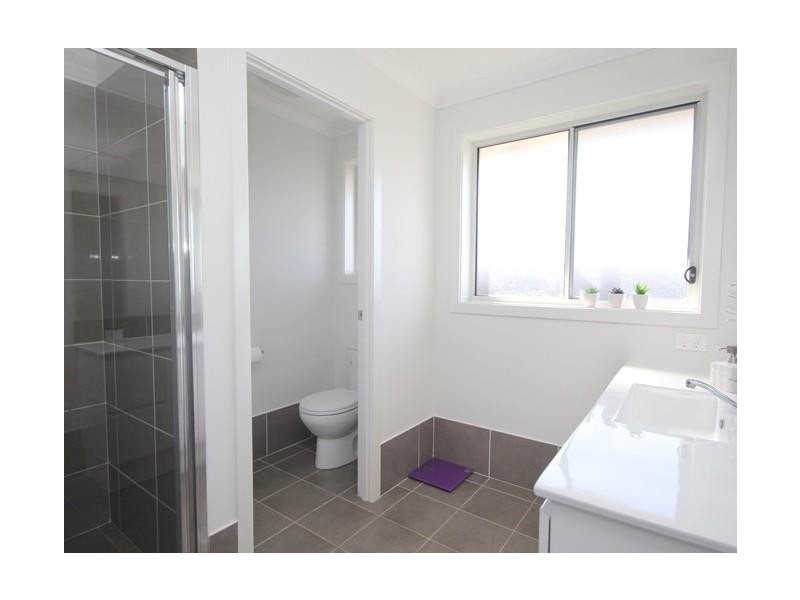 8 Dove Close, South Nowra NSW 2541