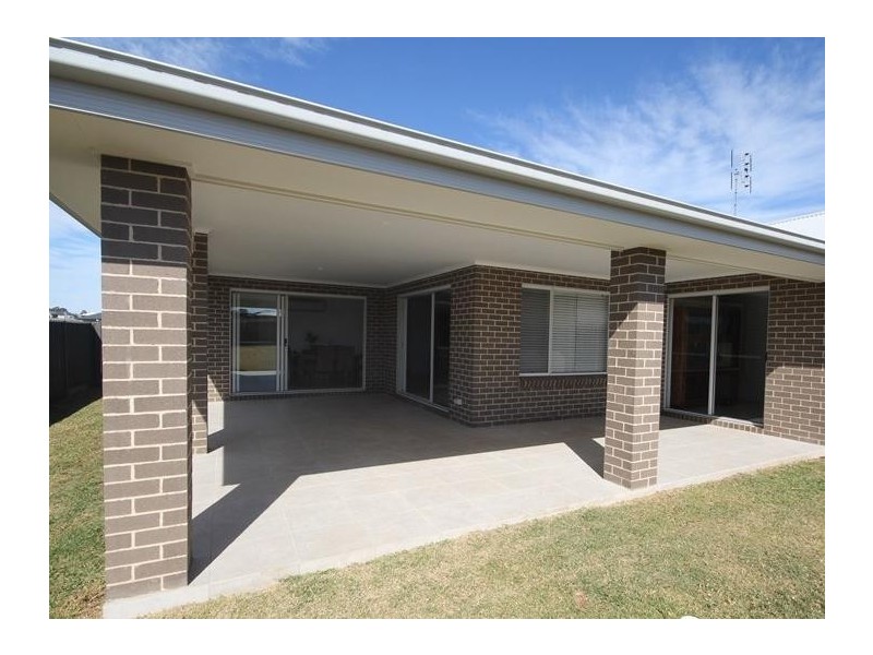 8 Dove Close, South Nowra NSW 2541