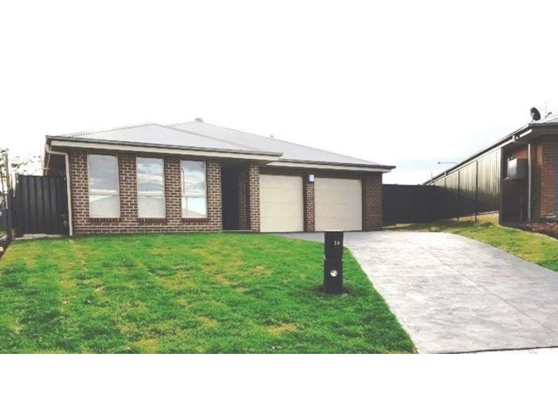 19 Dove Close, South Nowra NSW 2541