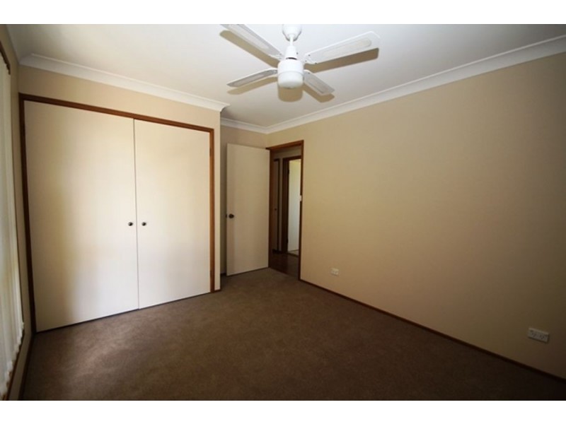 16 Crest Avenue, North Nowra NSW 2541
