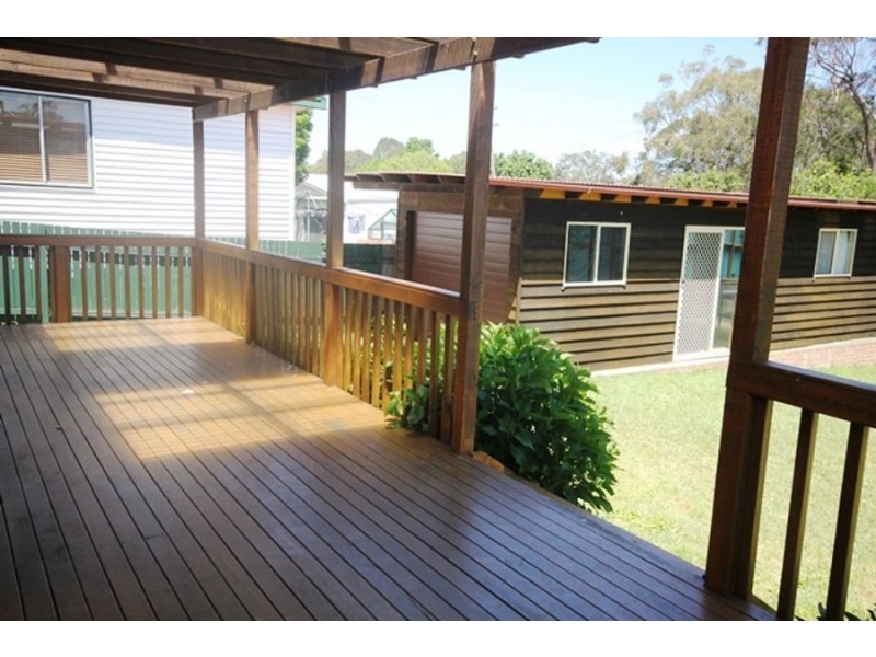 16 Crest Avenue, North Nowra NSW 2541