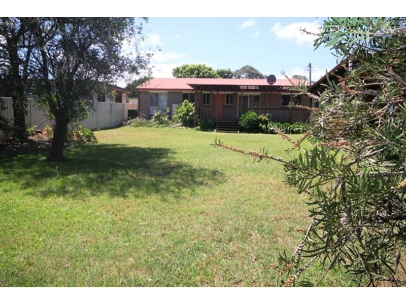 16 Crest Avenue, North Nowra NSW 2541