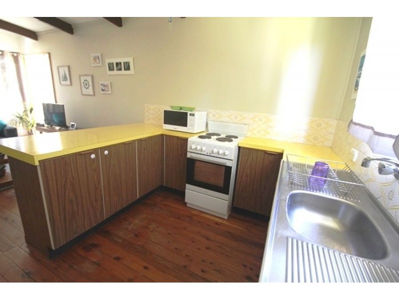 27 Ross Avenue, Narrawallee NSW 2539