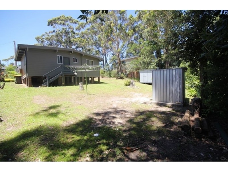 27 Ross Avenue, Narrawallee NSW 2539