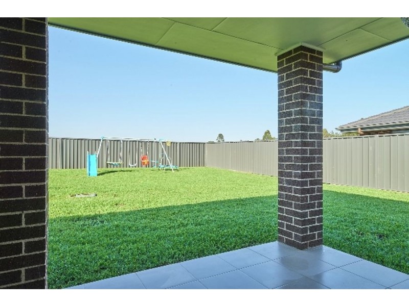 8 Osprey Road, South Nowra NSW 2541