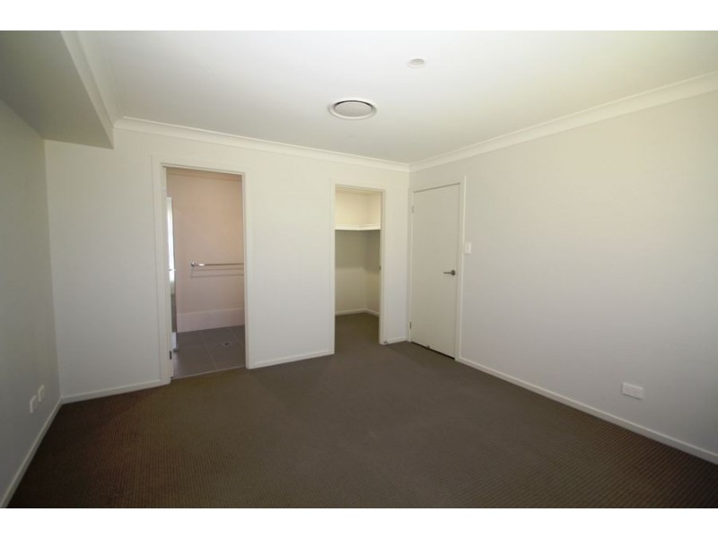 4 Silvereye Close, South Nowra NSW 2541