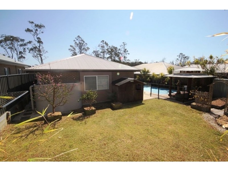 18 Coaster Cct, Vincentia NSW 2540