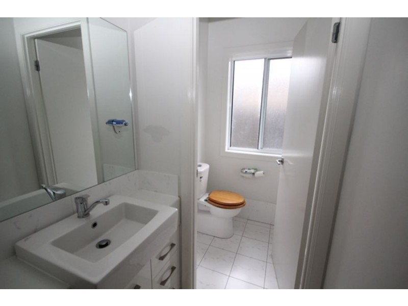 18 Coaster Cct, Vincentia NSW 2540