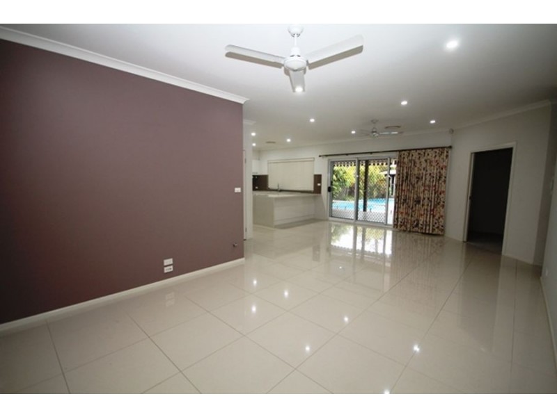 18 Coaster Cct, Vincentia NSW 2540